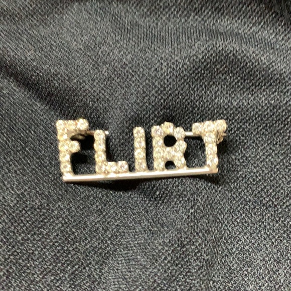 Jewelry - Flashy “Flirt” pin.